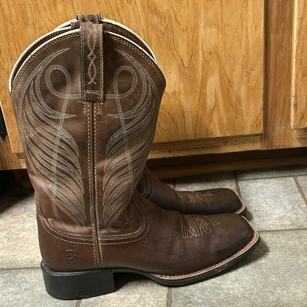 Ariat 9b